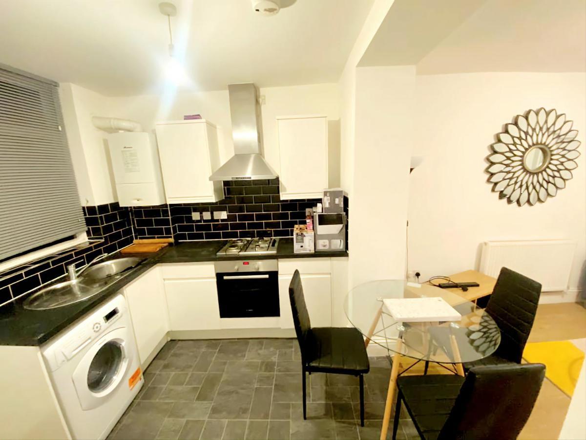Appartamento Stylish 2 Bedroom Sleeps 5 - 3 Mins Walk To Mile End Station
