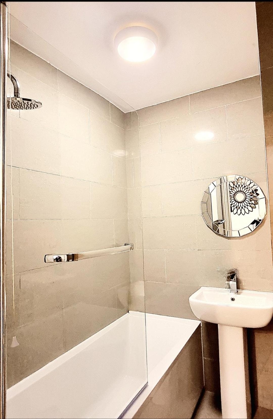 Appartamento Stylish 2 Bedroom Sleeps 5 - 3 Mins Walk To Mile End Station